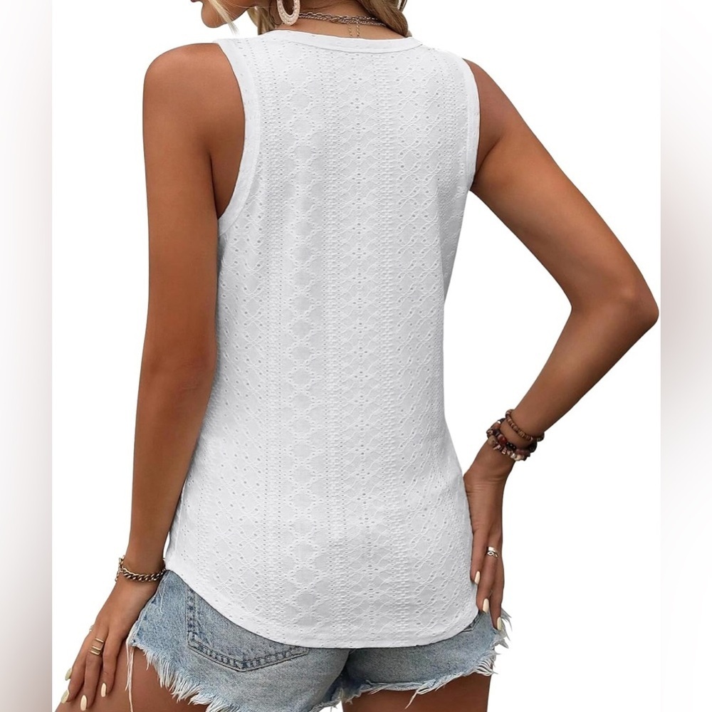 Women’s V-Neck Sleeveless Blouse, Size Small. NWT. - Picture 3 of 5